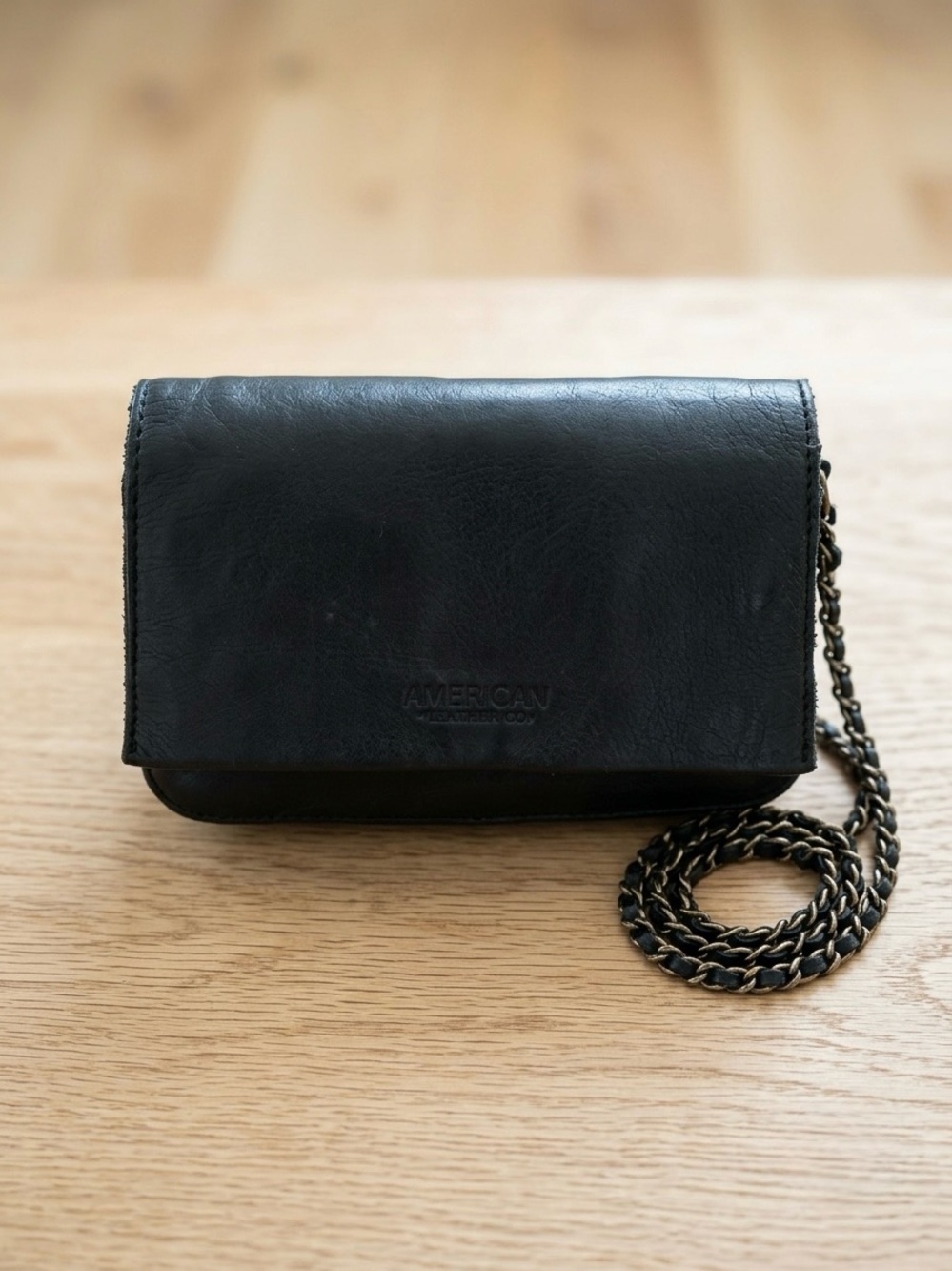 American Vintage Black Leather Chain Strap Crossbody Bag